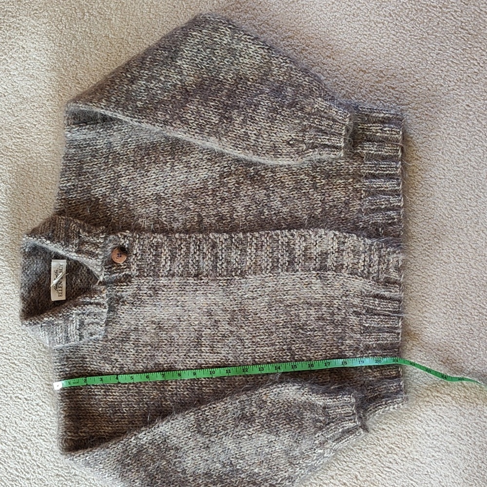 Gorgeous Ellen Tracy sweater